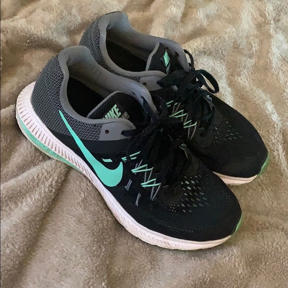 SOLD Nike fitness sneakers! - Picture 2 of 3